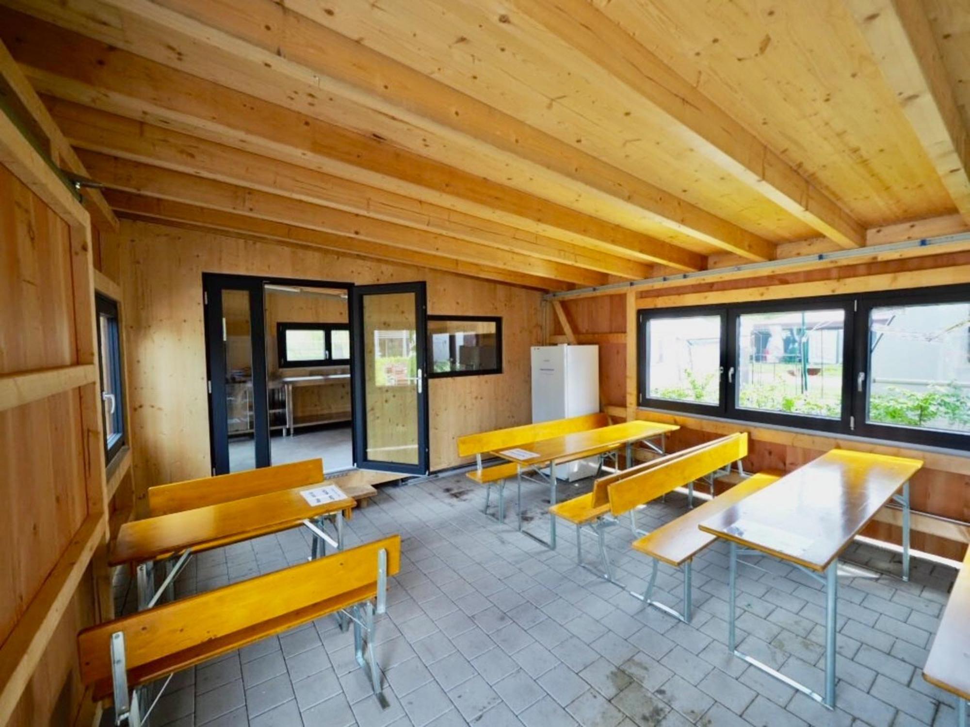 Holzhuette J23 Klein *