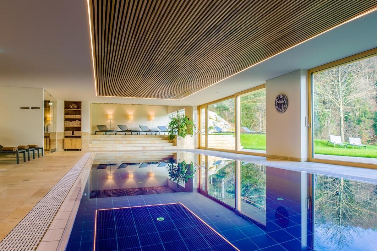 Chalet Design-chalet Mit Teilseeblick, Pool, & Restaurant Lochau