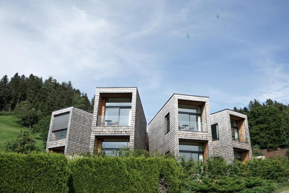 Chalet Design-chalet Mit Teilseeblick, Pool, & Restaurant *
