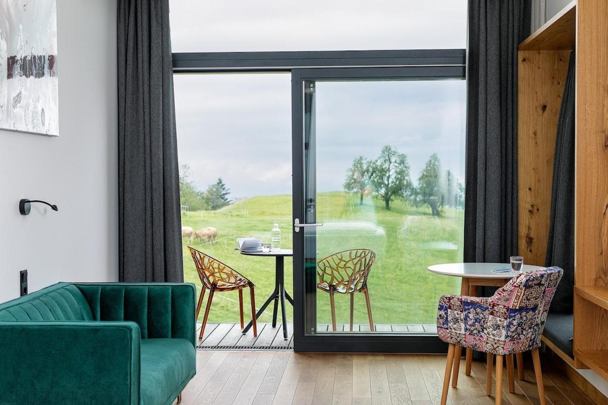 Chalet Design-chalet Mit Teilseeblick, Pool, & Restaurant Lochau