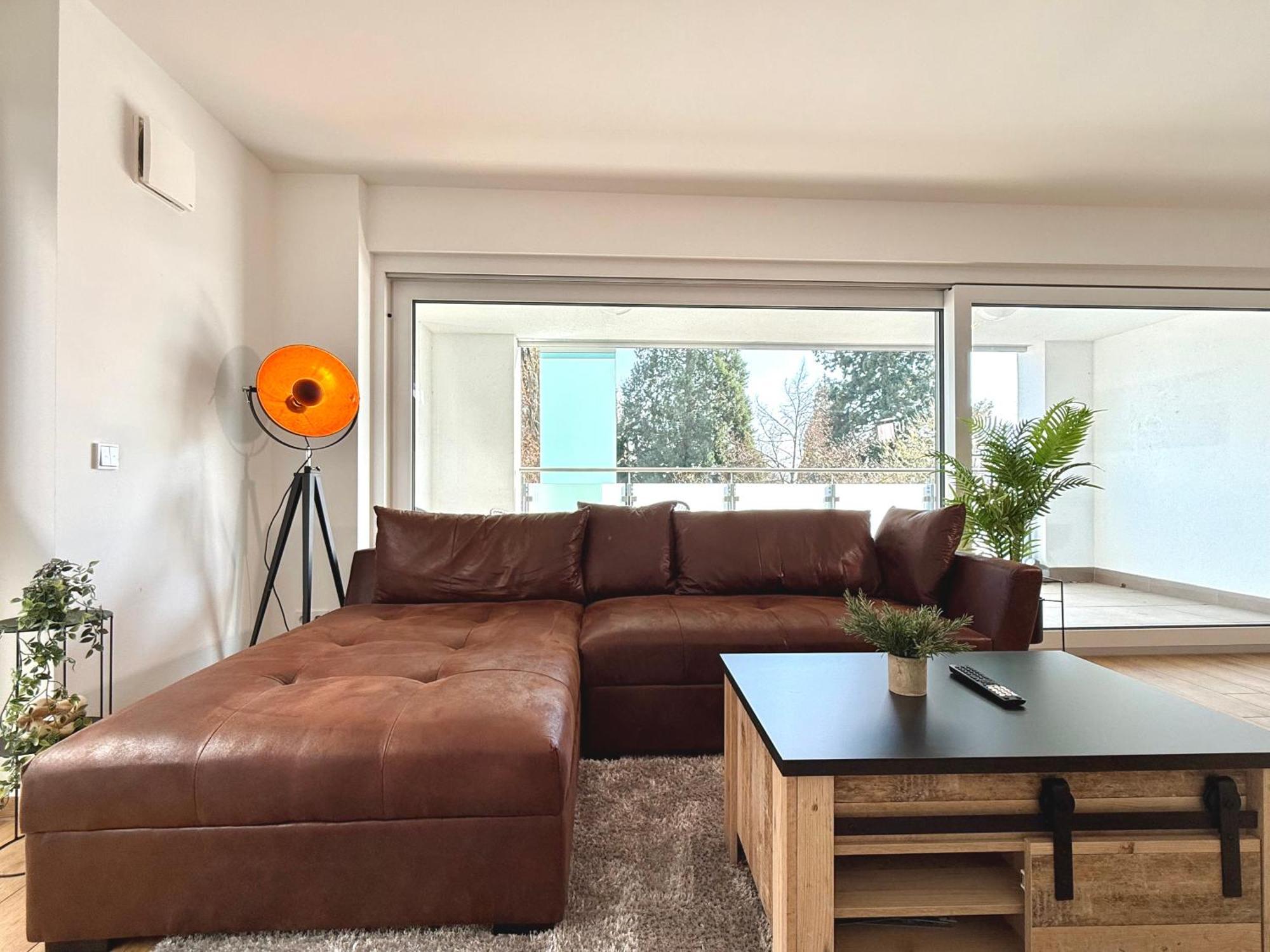Apartment Living Timeless- Happy Living Bodensee Direkt Am Mit Billard, Parkplatz Und Balkon Fuer Bis Zu 6 Personen FDH