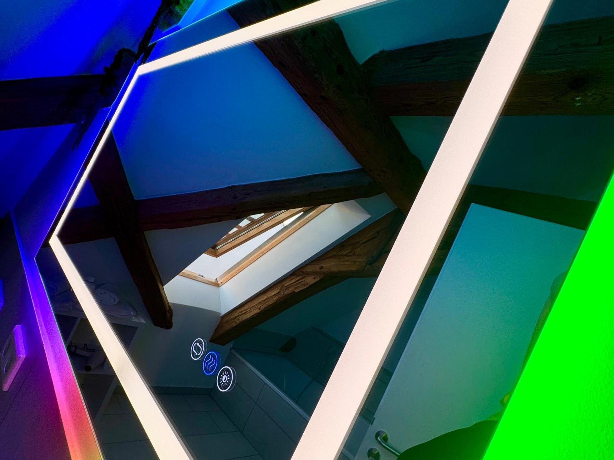 Wood World Iii Massage - Tischkicker - Parken - Kueche - Light Show - Trambolin Apartment