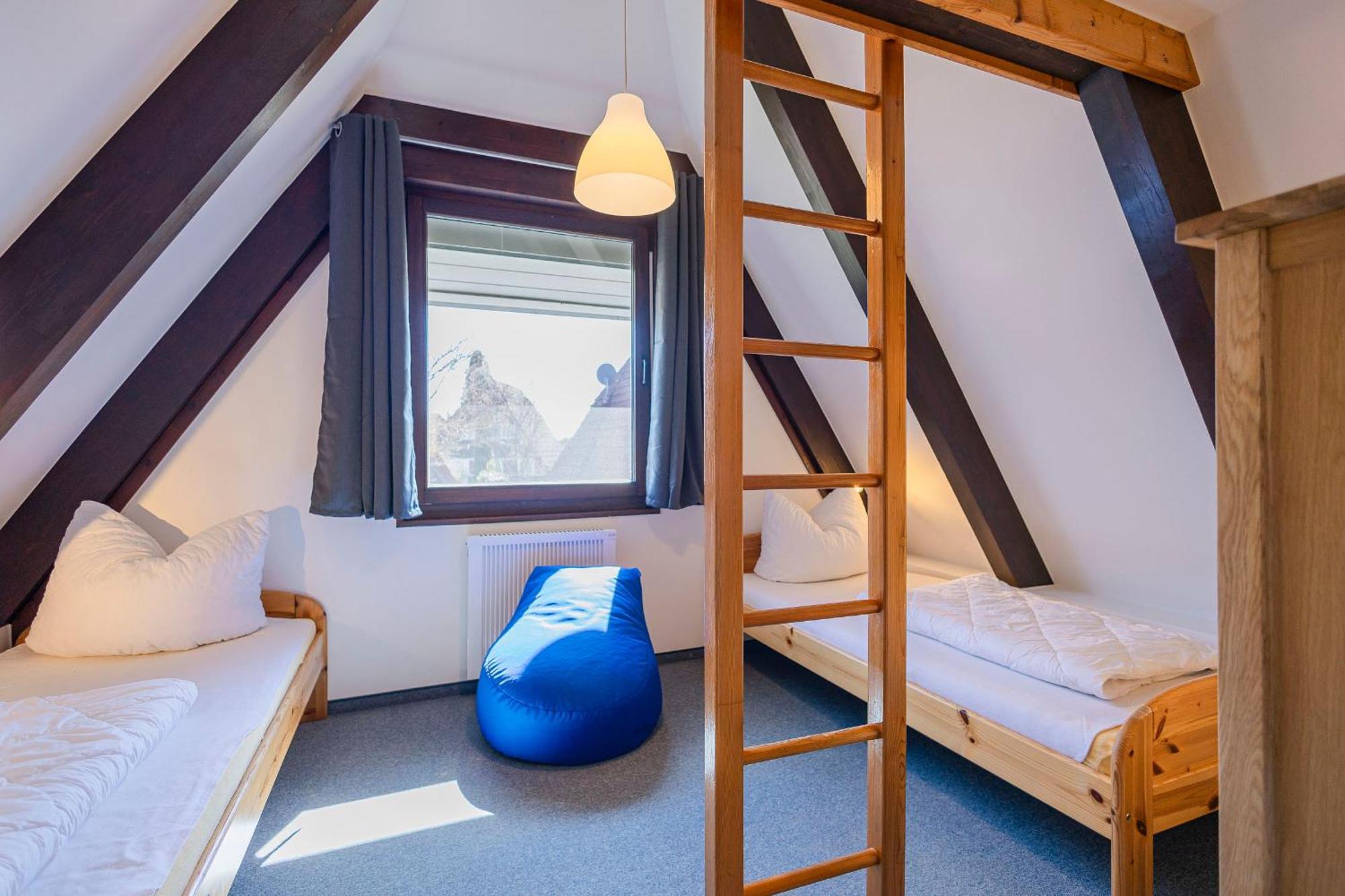 Ferienwohnpark Nurdachhaus Typ 8 Ndt 012 Holiday home Immenstaad am Bodensee