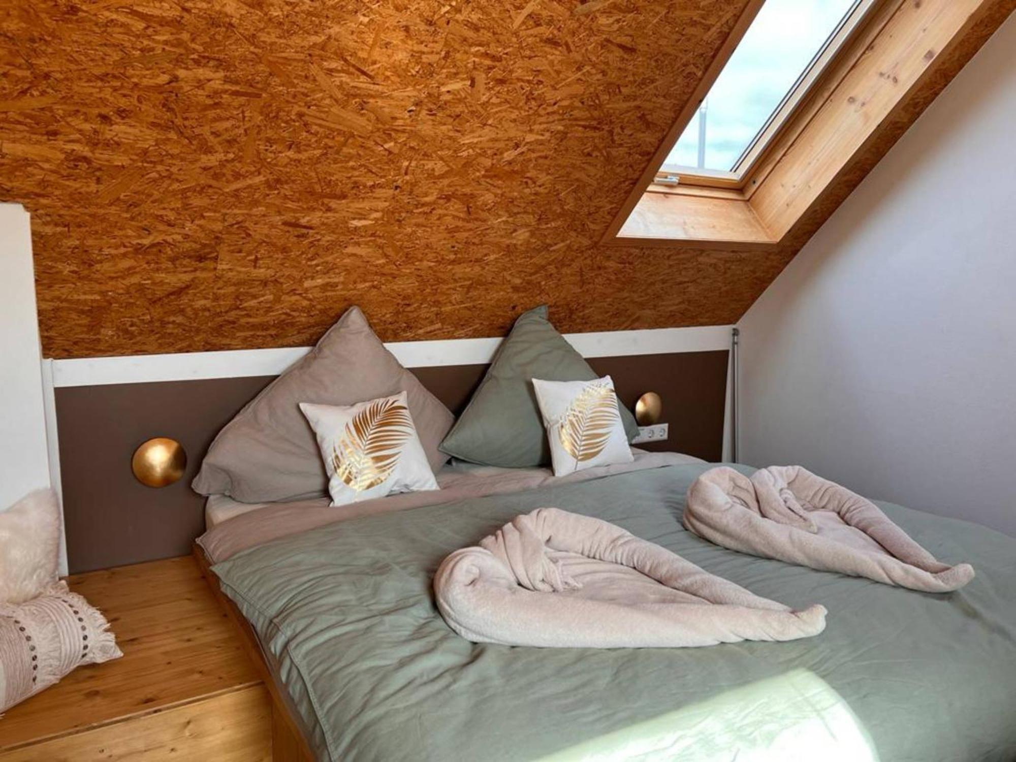 Seeglueck Seegold - Moderne Maisonette-wohnung Mit Balkon Und Parkplatz In Seenaehe In Konstanz-dingels-dorf *