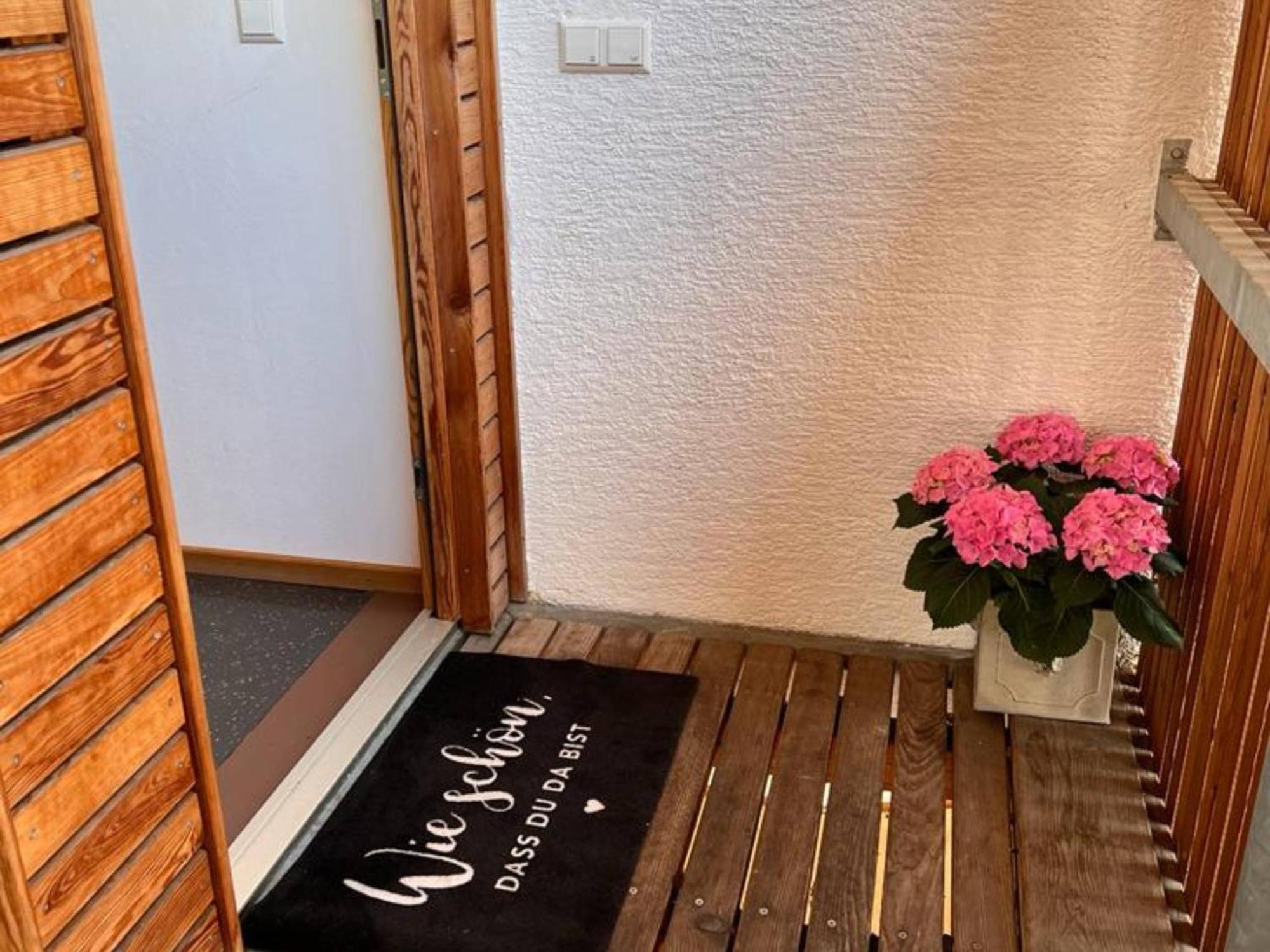 Apartment Seeglueck Seegold - Moderne Maisonette-wohnung Mit Balkon Und Parkplatz In Seenaehe In Konstanz-dingels-dorf
