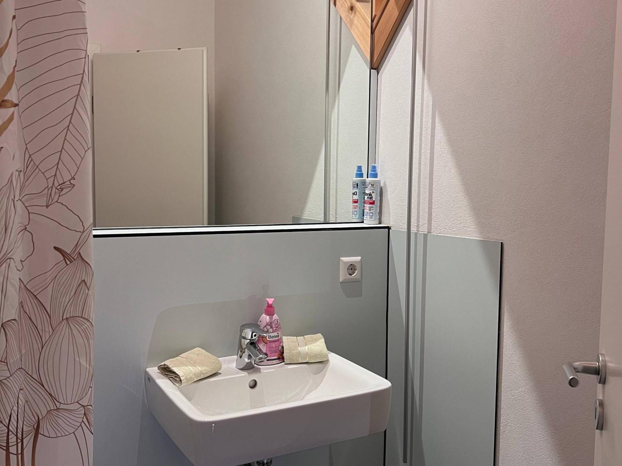Seeglueck Seegold - Moderne Maisonette-wohnung Mit Balkon Und Parkplatz In Seenaehe In Konstanz-dingels-dorf *