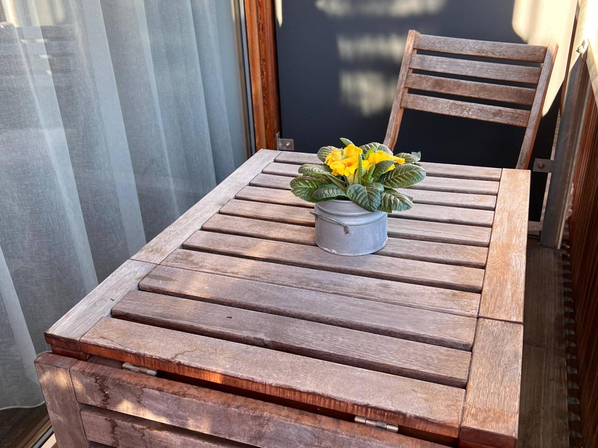 Seeglueck Seegold - Moderne Maisonette-wohnung Mit Balkon Und Parkplatz In Seenaehe In Konstanz-dingels-dorf *