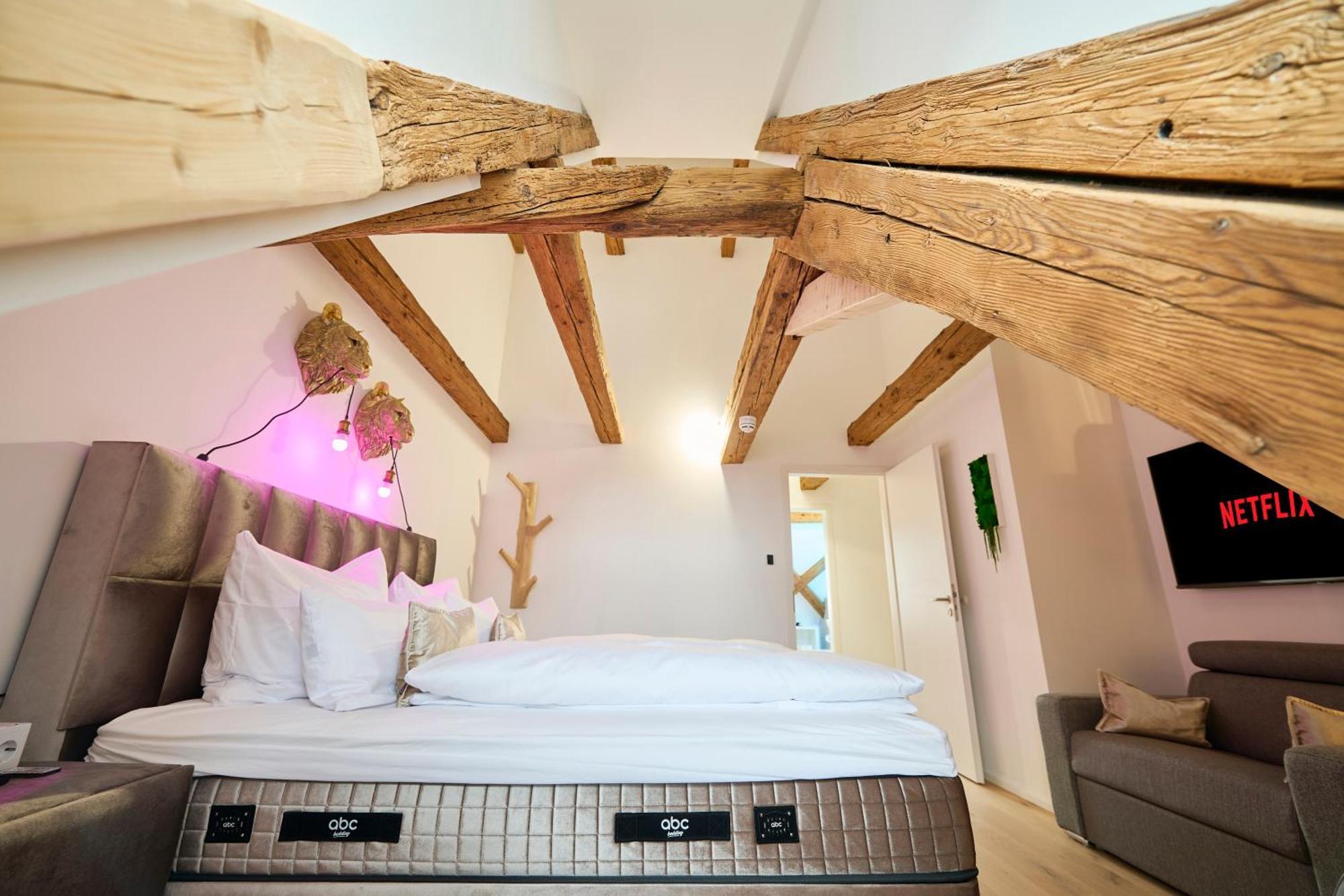 Apartment Wood World Luxury - Massage - Bergblick - Tranpolin- Parken Markdorf