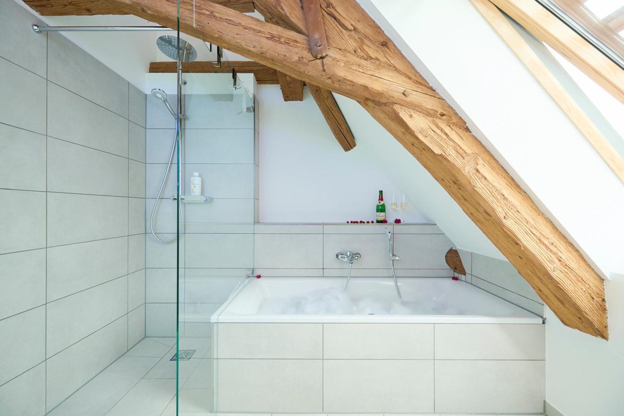 Wood World Luxury - Massage - Bergblick - Tranpolin- Parken Apartment Markdorf