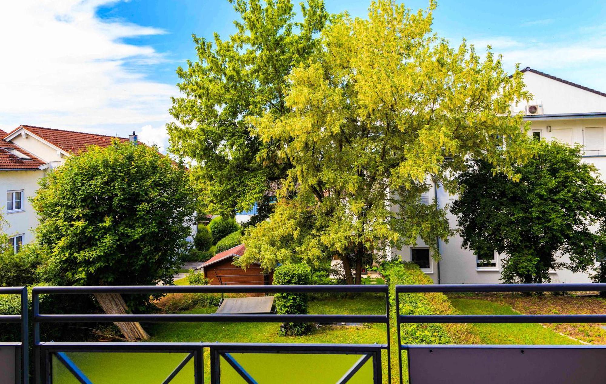 Apartment Black&white Mit Sonnenbalkon Und Parkplatz Friedrichshafen