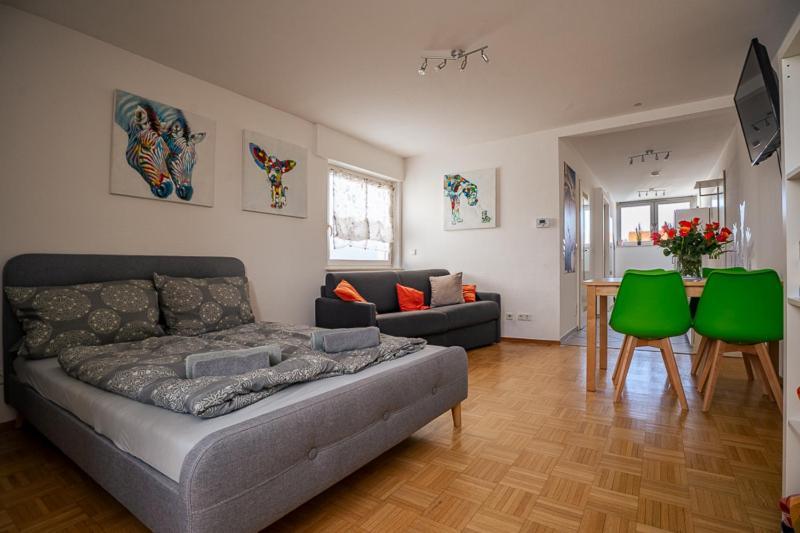 Charlotte Sonnenschein Apartment