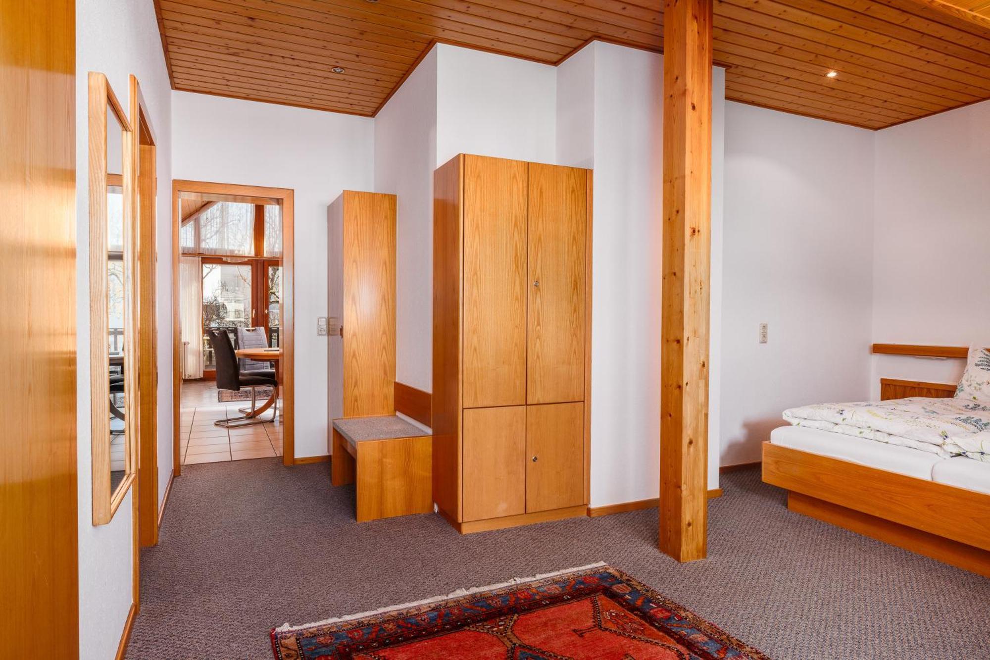 Guest house Gaestehaus Noller Bodman-Ludwigshafen