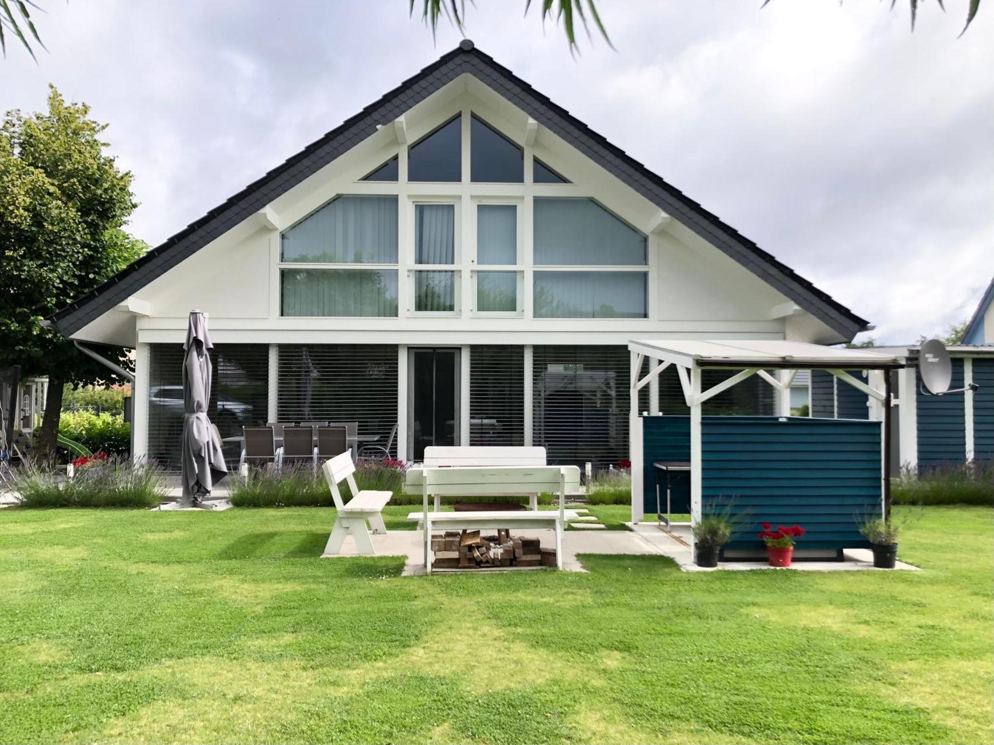 Grosses Luxusferienhaus Mit Whirlpool Karlshagen