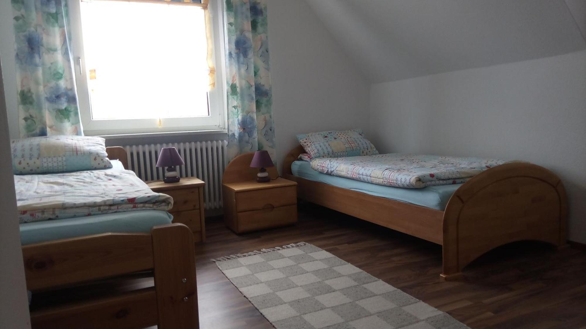 In Ruhiger Lage Mit Grossem Garten