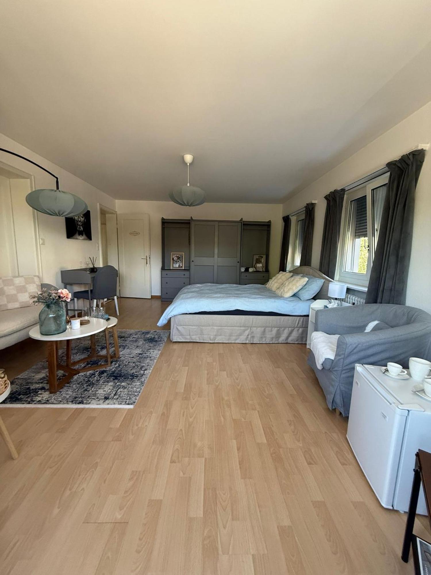 Mtl Schweiz Homestay *