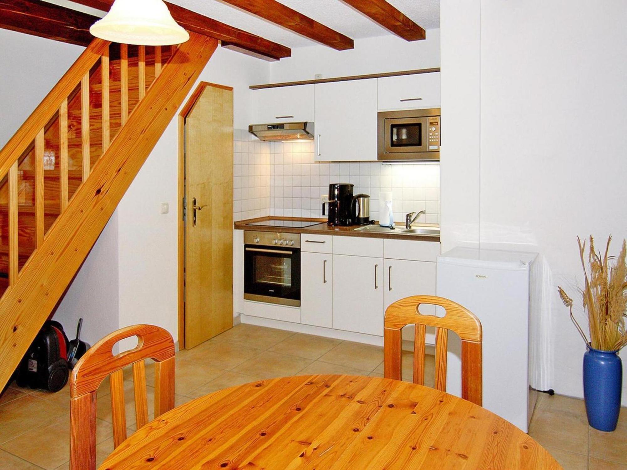 Apartment Apartment, *