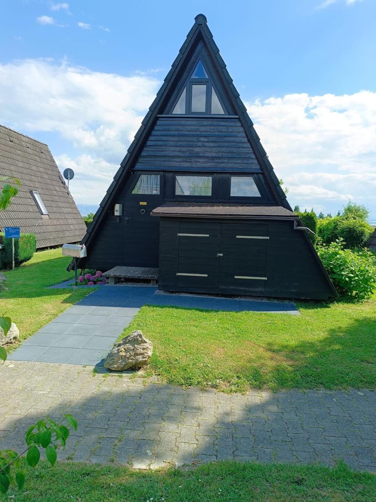 Ferienwohnpark Nurdachhaus Typ 7 Nd 10 Holiday home Immenstaad am Bodensee