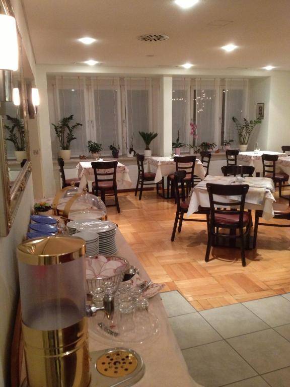 Hotel Hotel & Restaurant 