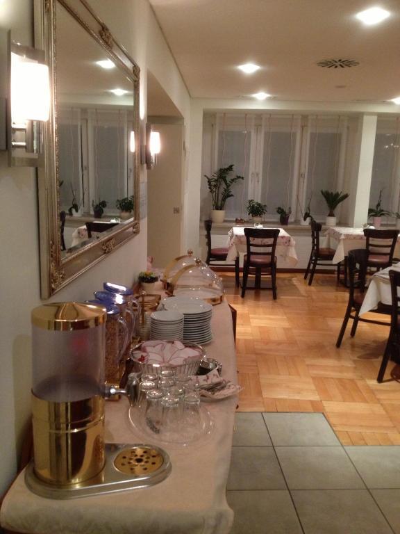 Hotel Hotel & Restaurant 