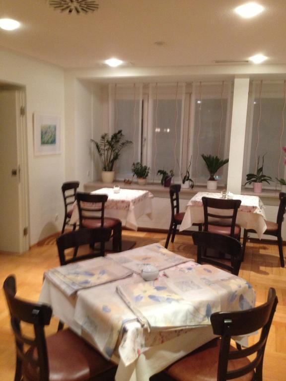 Hotel & Restaurant 