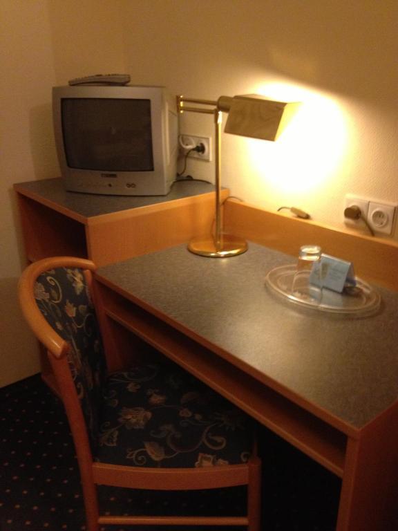 Hotel & Restaurant 