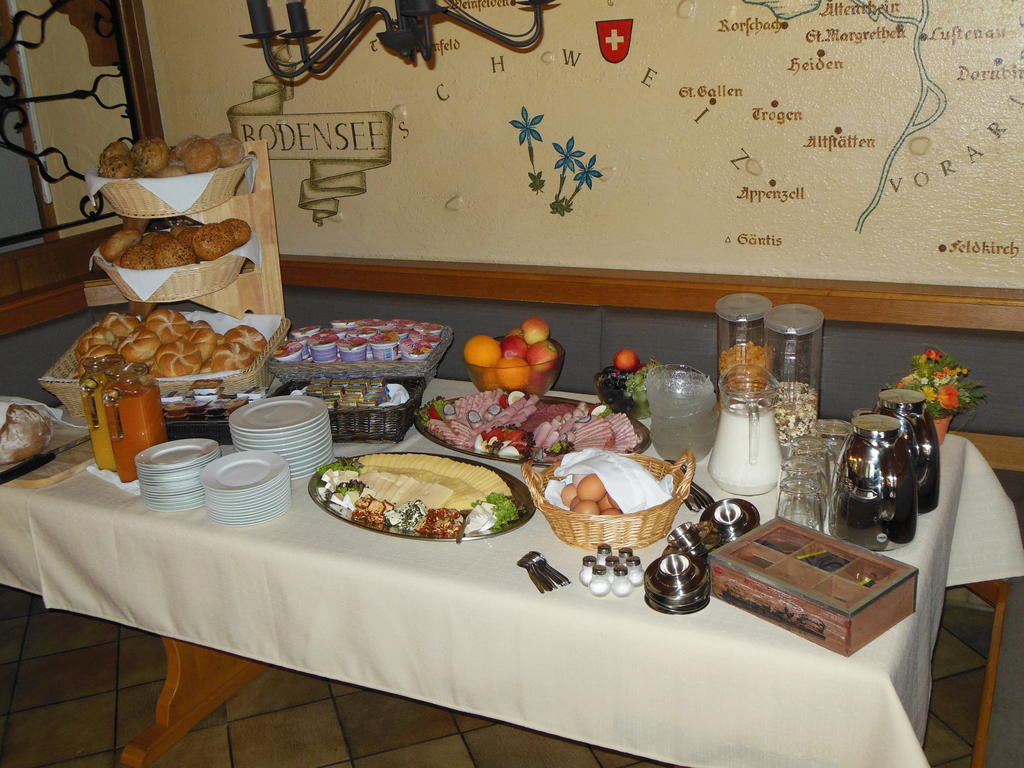 Inn Gruener Baum 2*