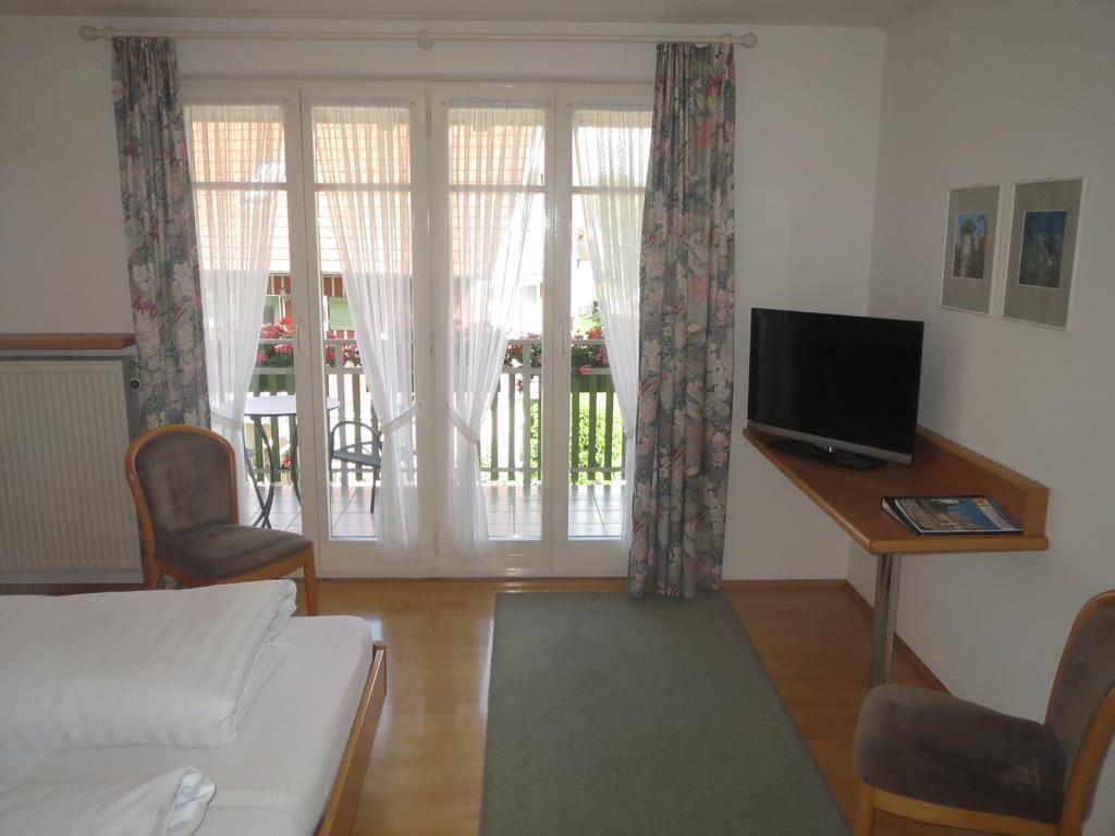 Gaestehaus Frohe Aussicht Guest house *