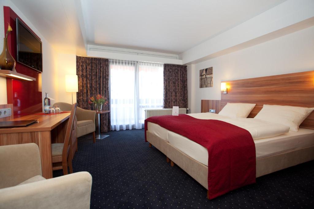 Knaus Am Hafen Hotel 3*