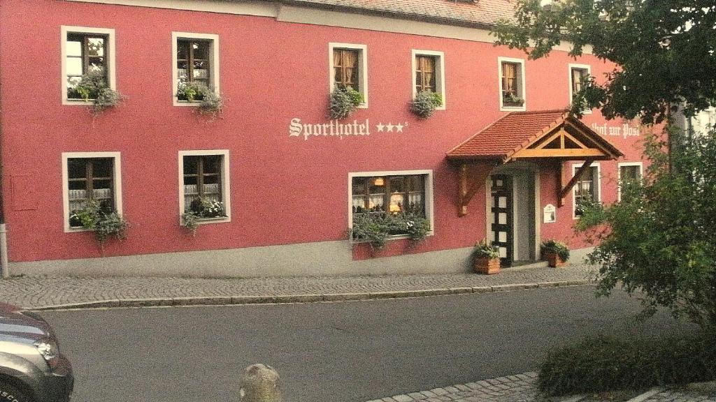 Hotel Zur Post Wellness Und Sporthotel 3*