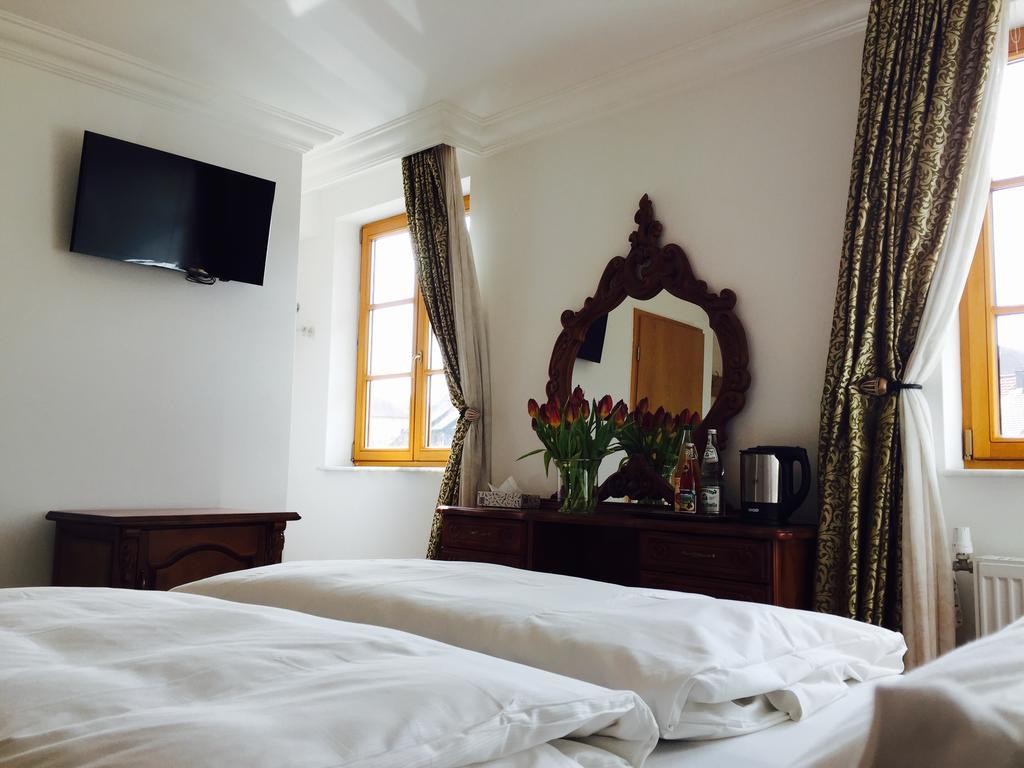Viktoria Hotel 2*
