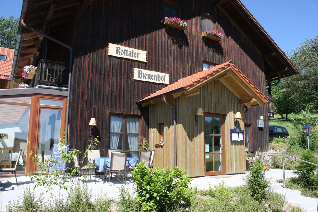 Rottaler Bienenhof 2*