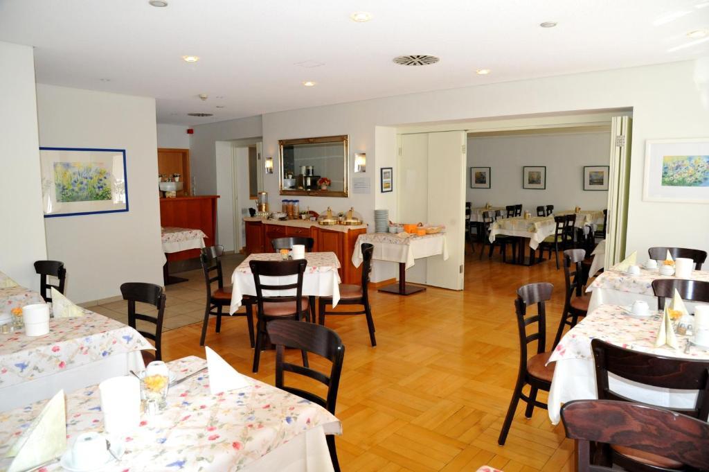 Hotel & Restaurant 