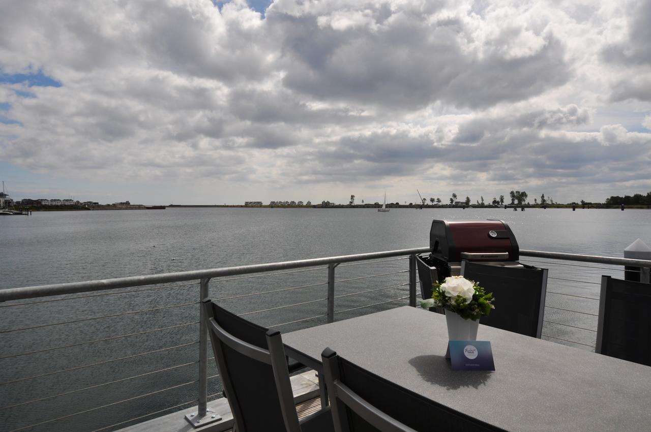 Schwimmendes Haus Hausboot Holiday home Olpenitz