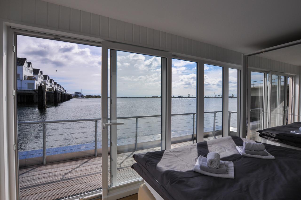 Schwimmendes Haus Hausboot Holiday home *