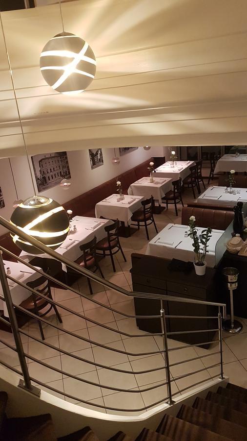 Hotel & Restaurant 