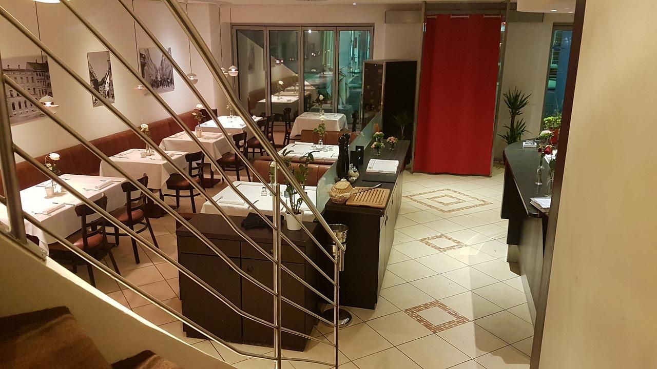 Hotel Hotel & Restaurant 