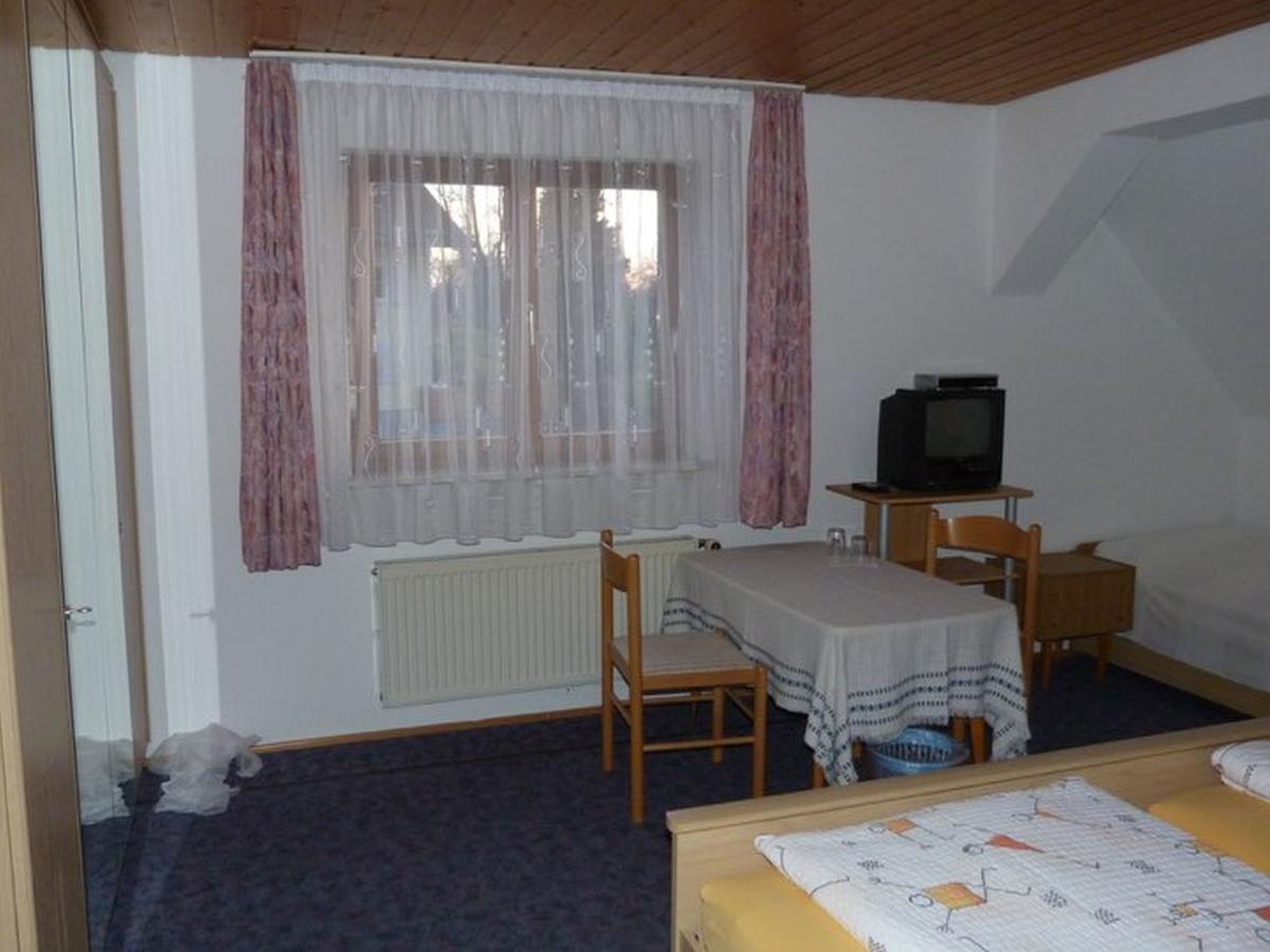Gastehaus Am Muttelsee Inn *