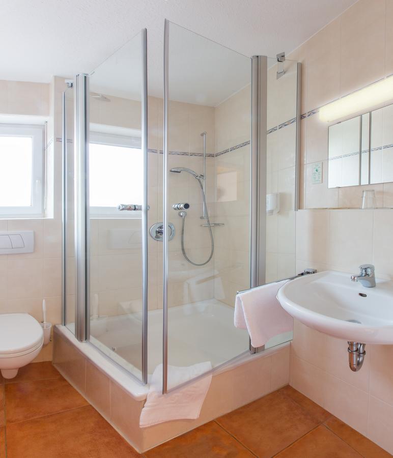 Hellers Twenty Four Ii -24h-check-in- Hotel Friedrichshafen