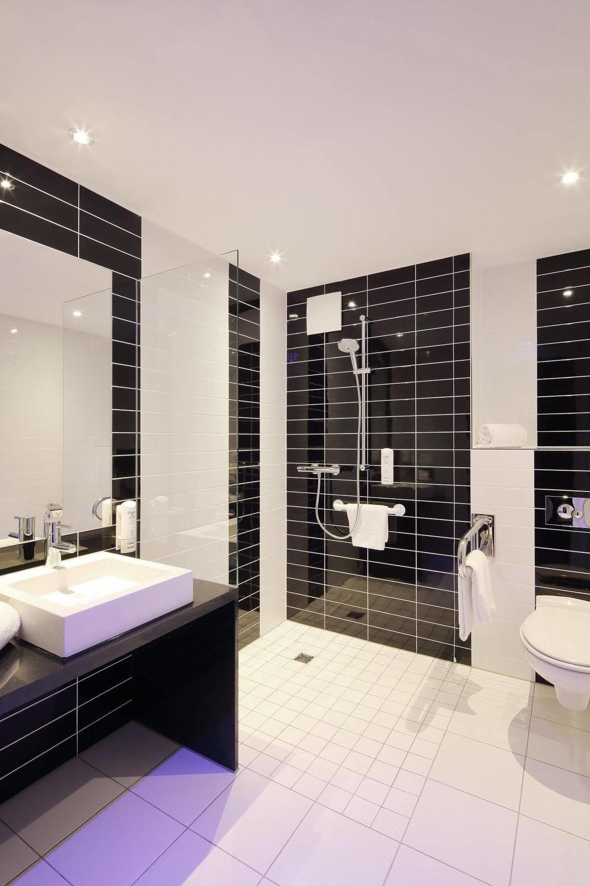 Express Friedrichshafen, An Ihg 3* Friedrichshafen