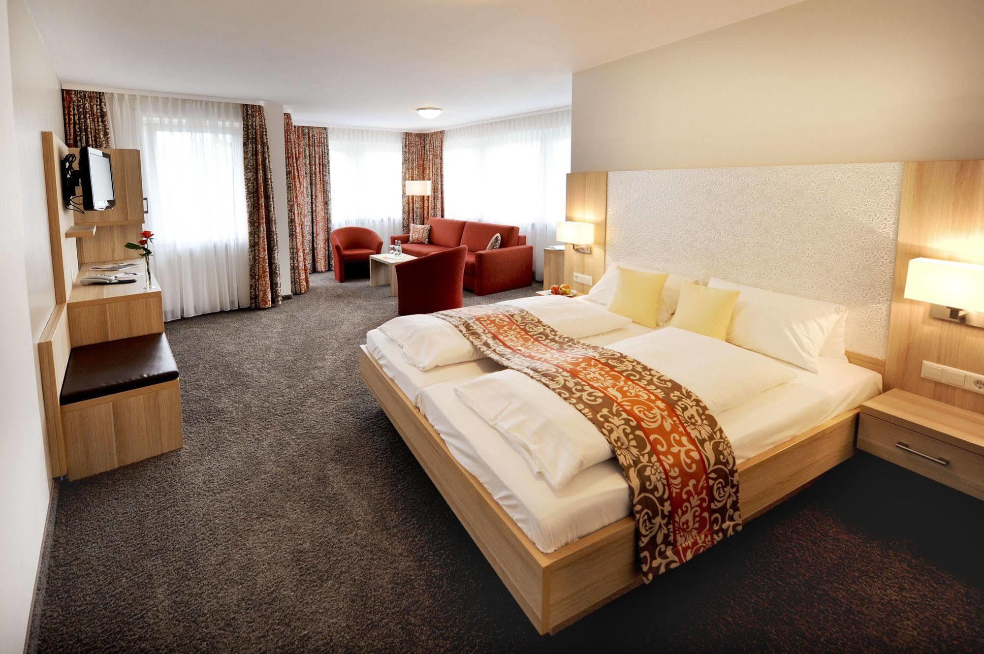 Hellers Twenty Four Ii -24h-check-in- Hotel Friedrichshafen
