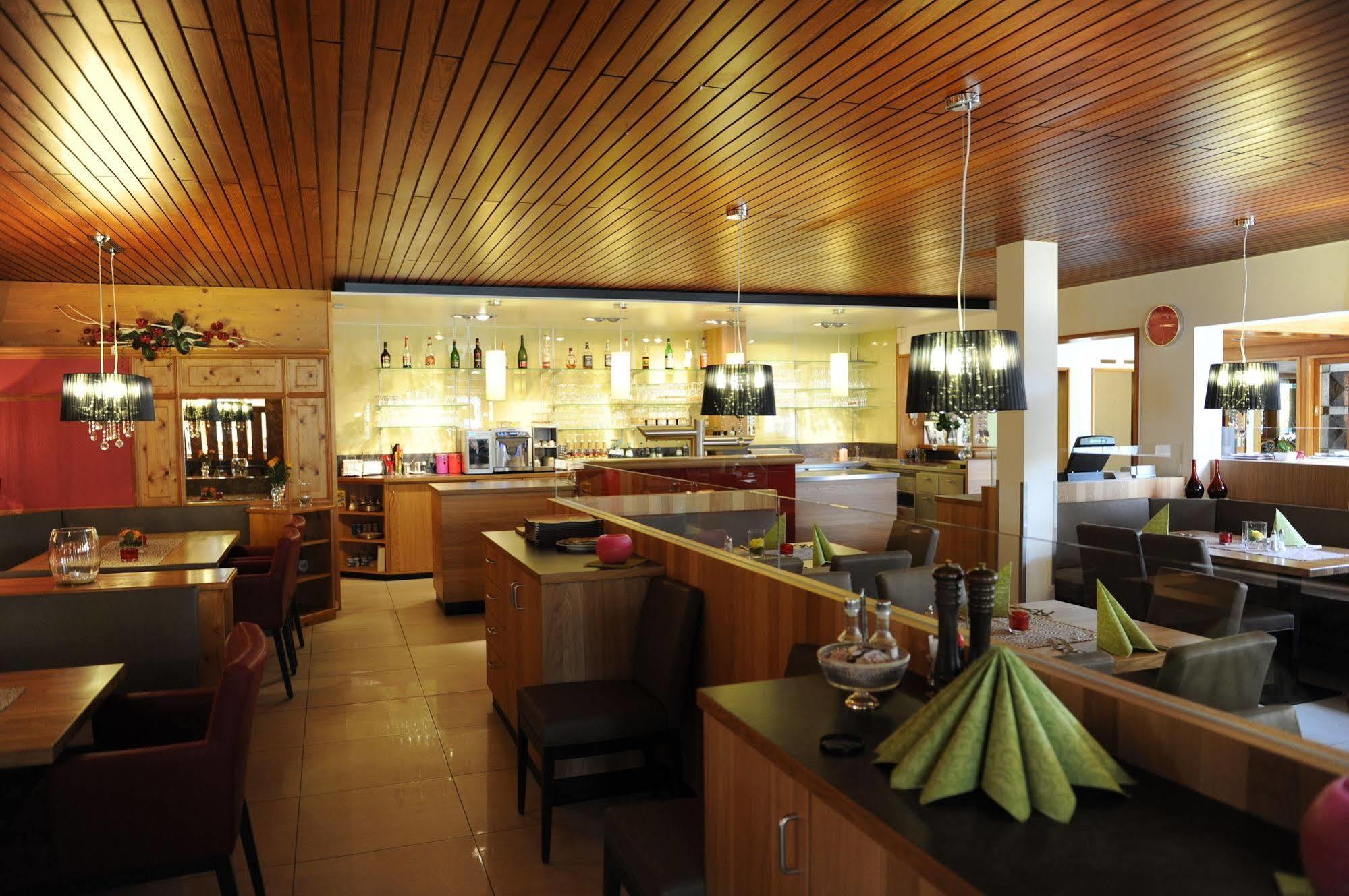 Hellers Twenty Four Ii -24h-check-in- Friedrichshafen