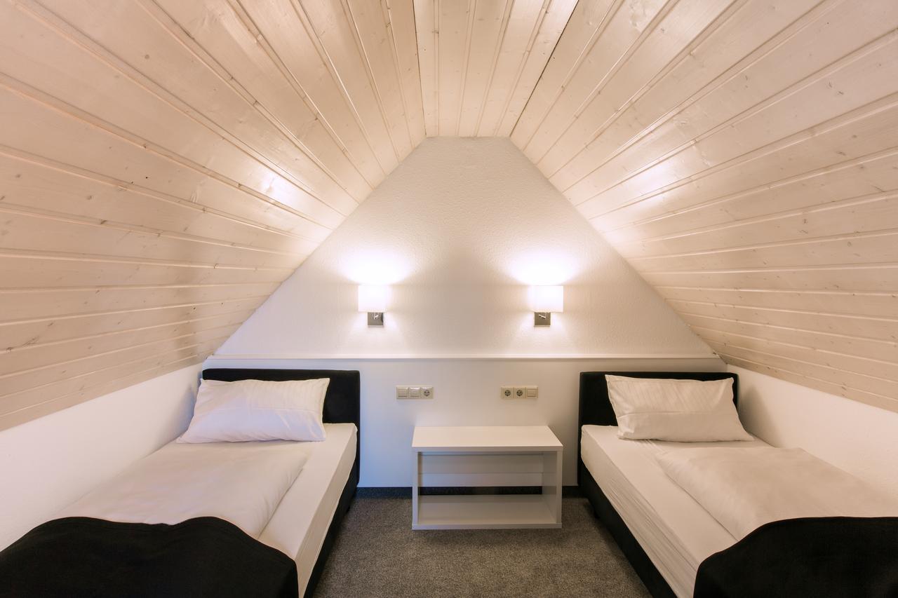 Hellers Twenty Four Ii -24h-check-in-