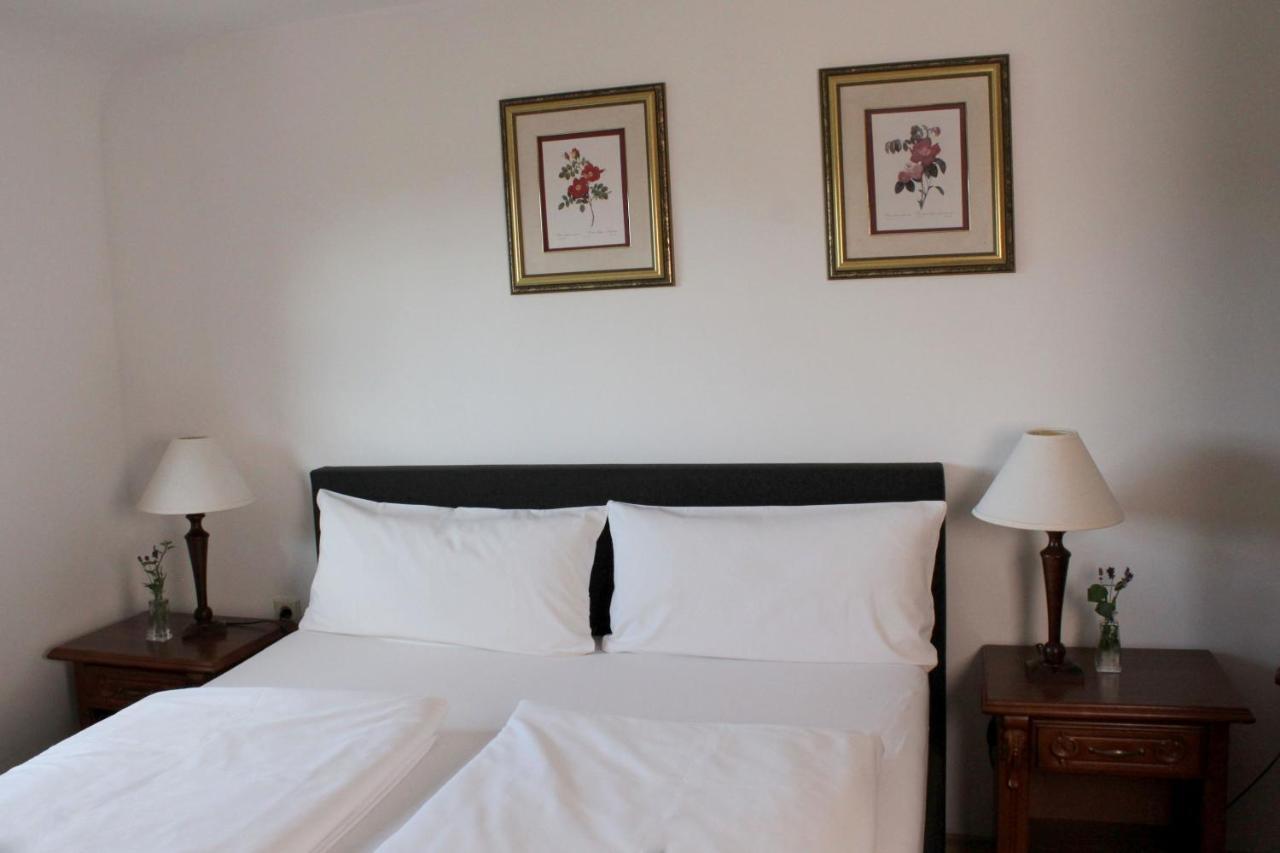 Hotel Viktoria 2*