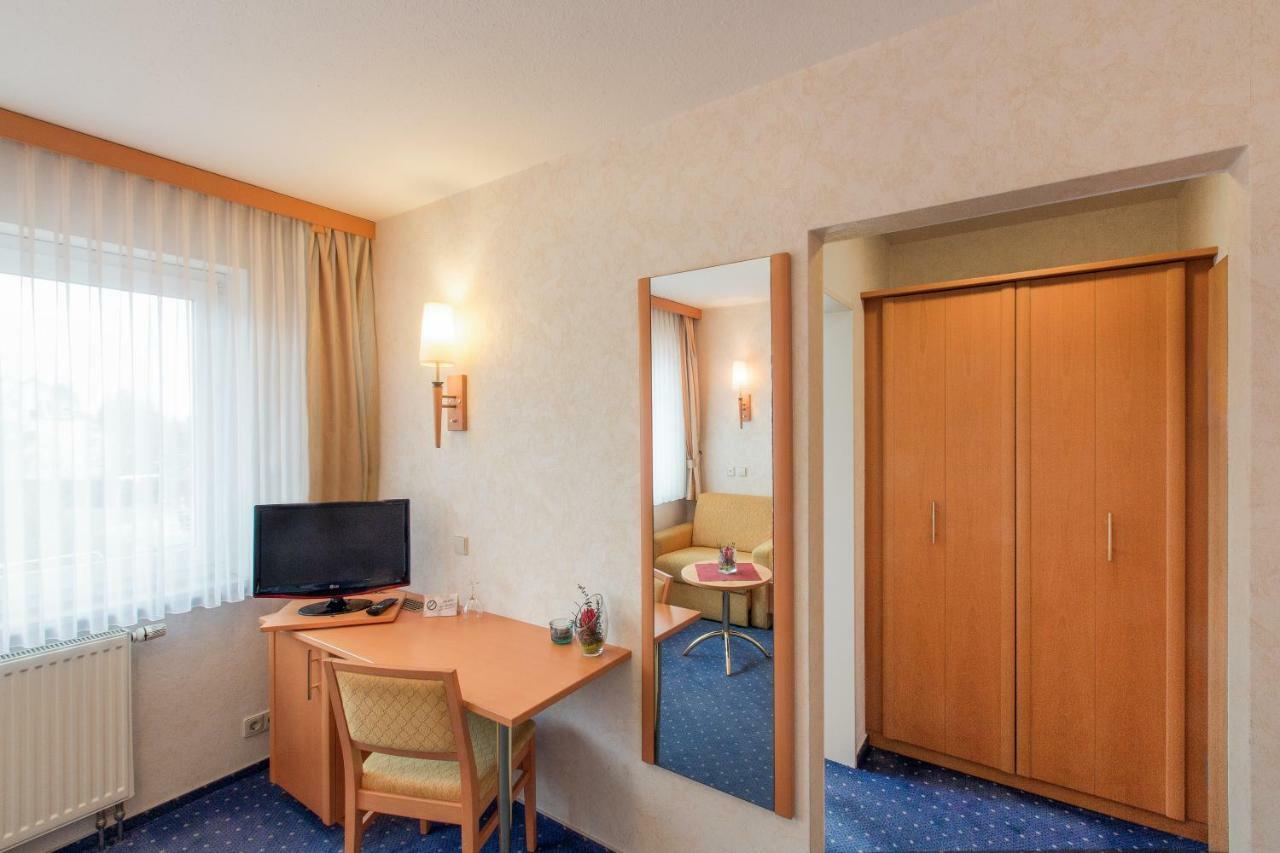 Hellers Twenty Four Ii -24h-check-in- Friedrichshafen