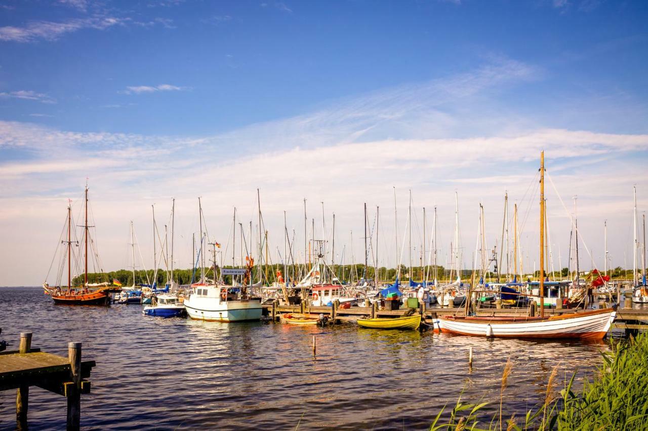 Baltic Sea Quartier Mit Schwimmbad Und Ostseeblick Apartment *