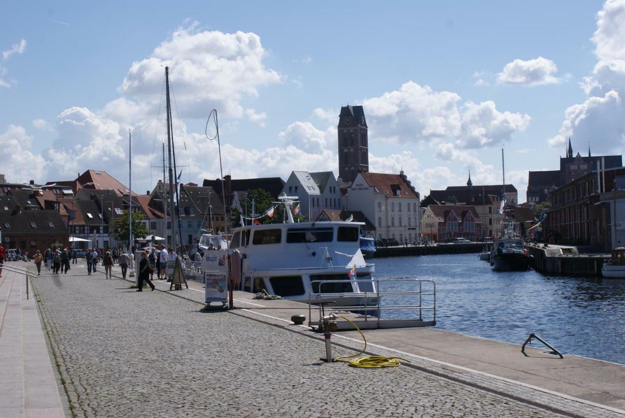 Apartment Kaikante Mit Meerblick, Balkon & Parkplatz Am Hafen - Abc155 By Abcwismar Wismar