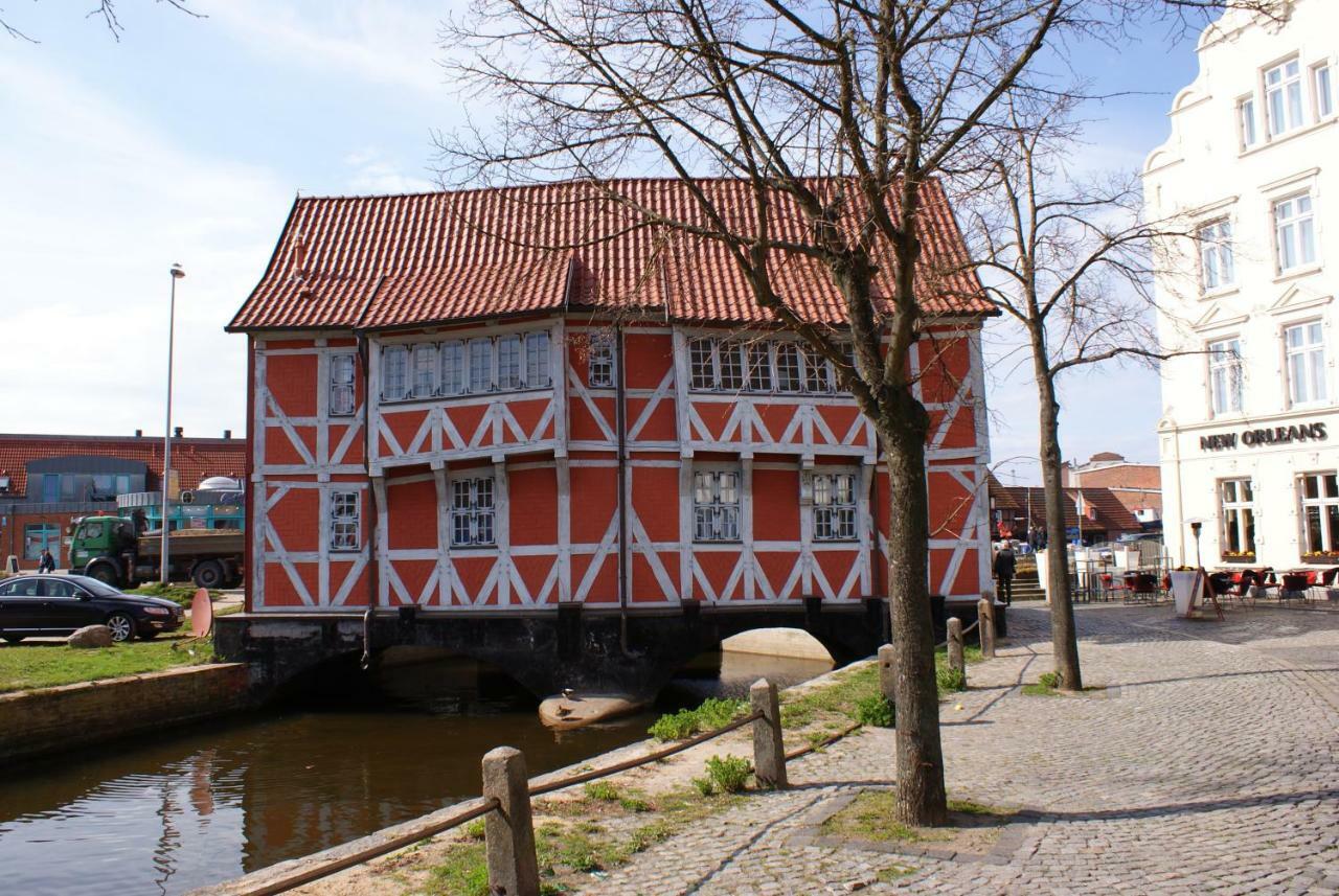 Wohlfühlferienhaus In Der Wismarer Altstadt - Abc198