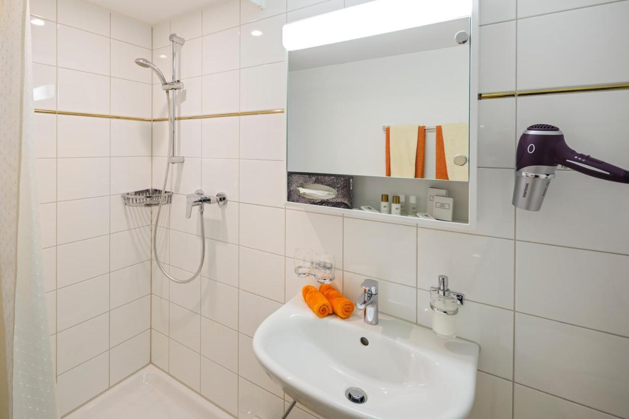 Historische Residenz Lindeneck Hotel Guttingen