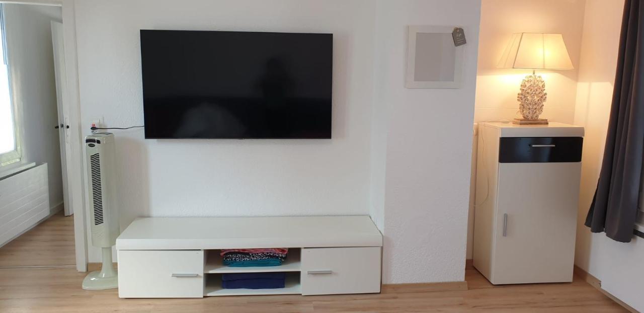 Getaway With Private Entrance, Right On The Constance Cycle Path, Barbecue Area, Free Wifi, Netflix And Free Bikes Apartment