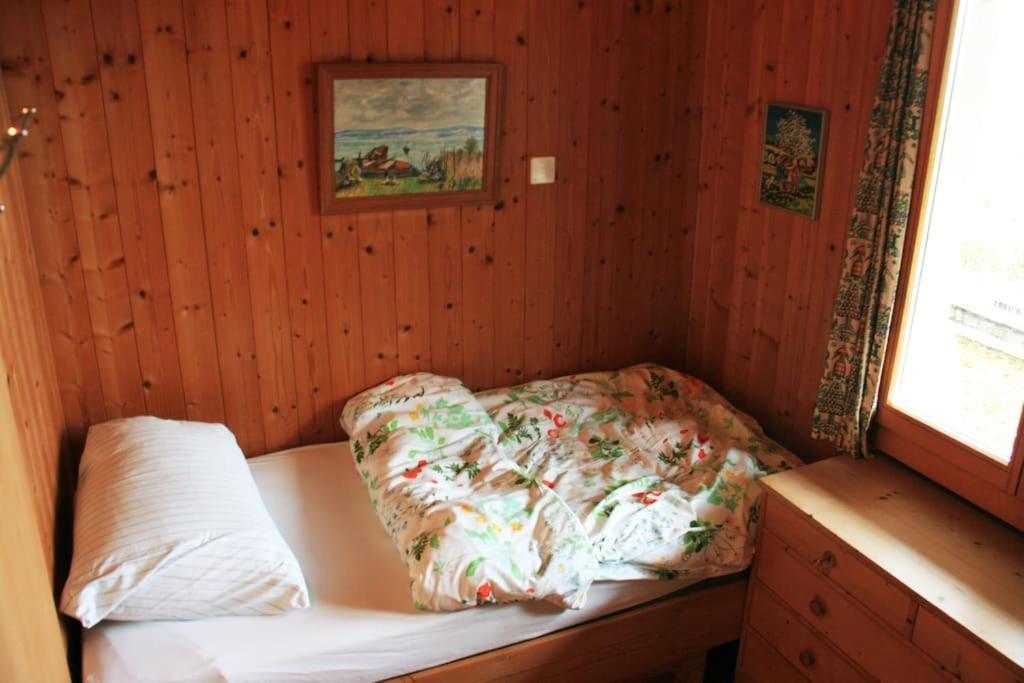 Haus Am Seeufer Mit Veranda In Natuerlicher Umgebung Holiday home